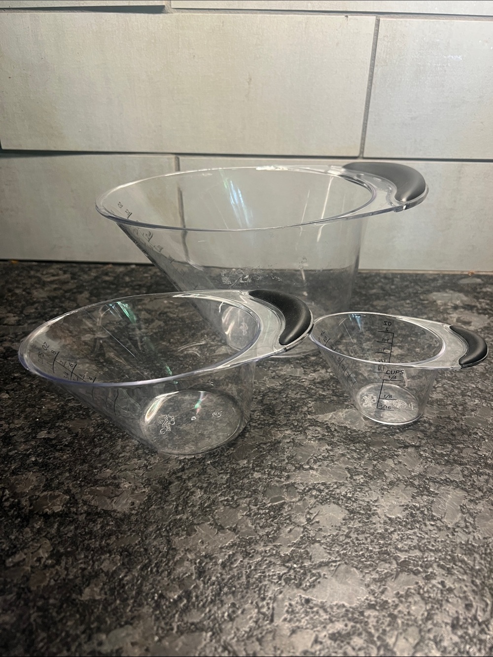 Pampered Chef Clear Plastic Measuring Bowl Set of 3 with Black Grip Handles